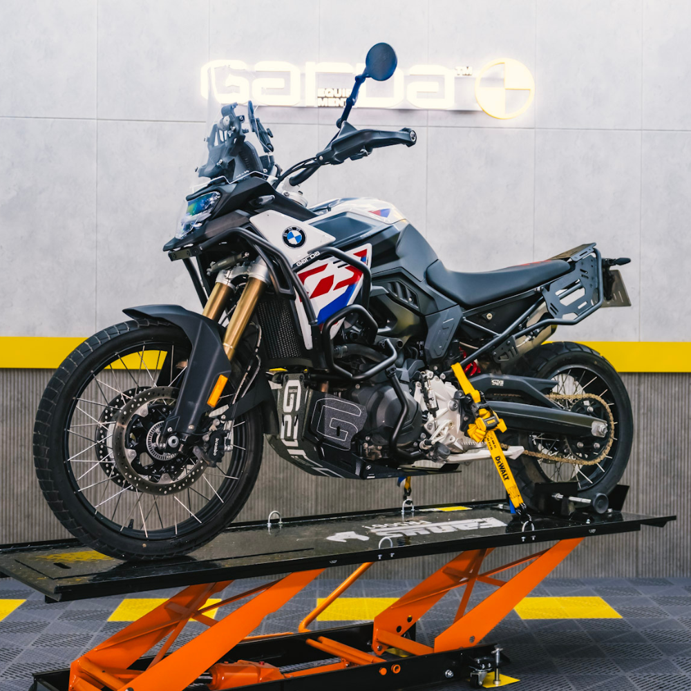 BMW F 900 GS 2024 - 2026 (Create Your Crash Bars Set)