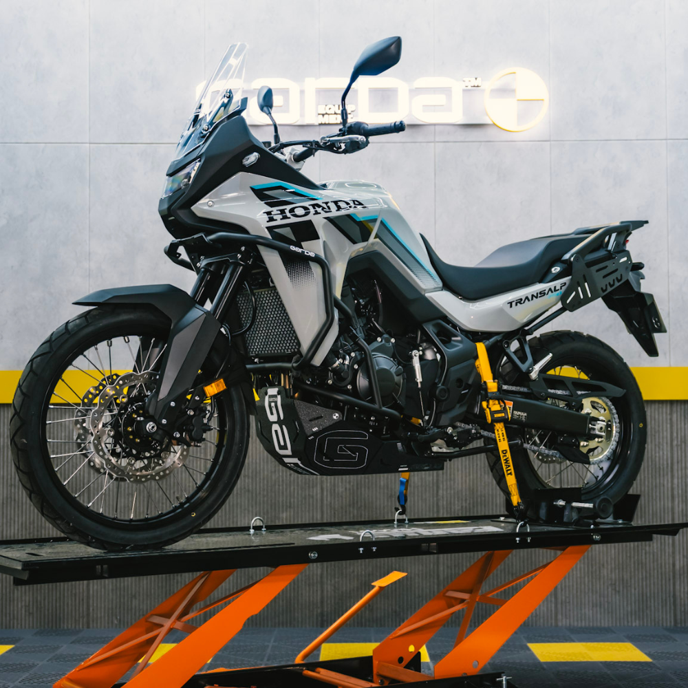 Honda Transalp 750 (Create Your Crash Bars Set) 2026 -
